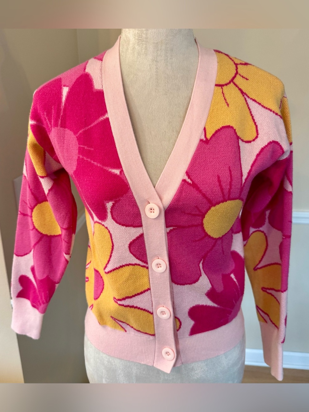 🌼🌸 Willow & Wind Pink Yellow Floral Retro Style V-neck Cardigan Daisy Sweater XS